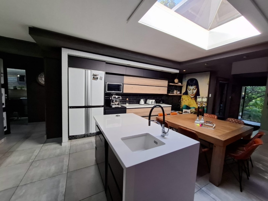 5 Bedroom Property for Sale in Protea Park North West